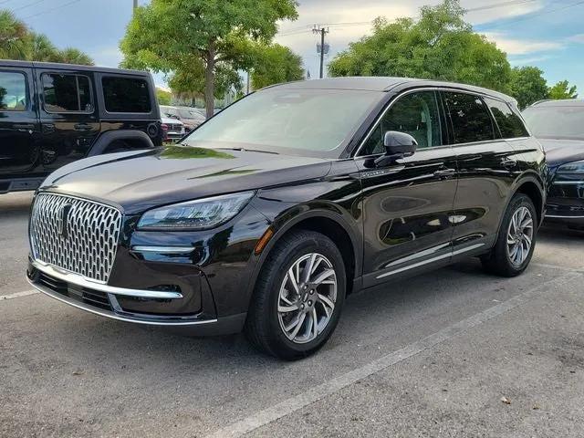 2024 Lincoln Corsair Premiere photo 3