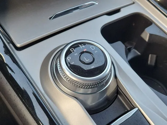 2023 Ford Explorer ST-Line photo 26