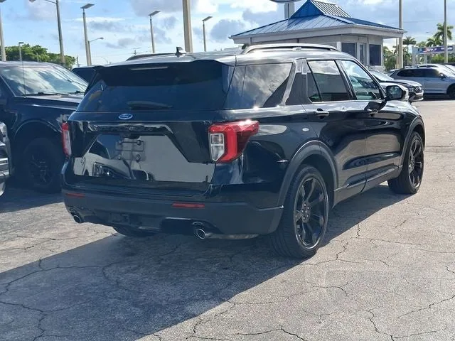 2023 Ford Explorer ST-Line photo 4