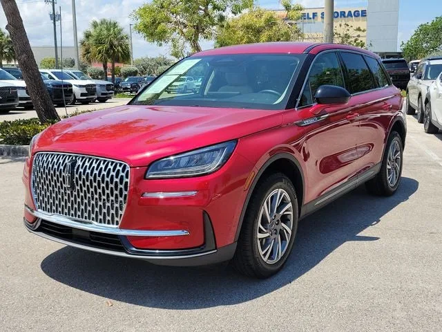 2025 Lincoln Corsair Premiere photo 3