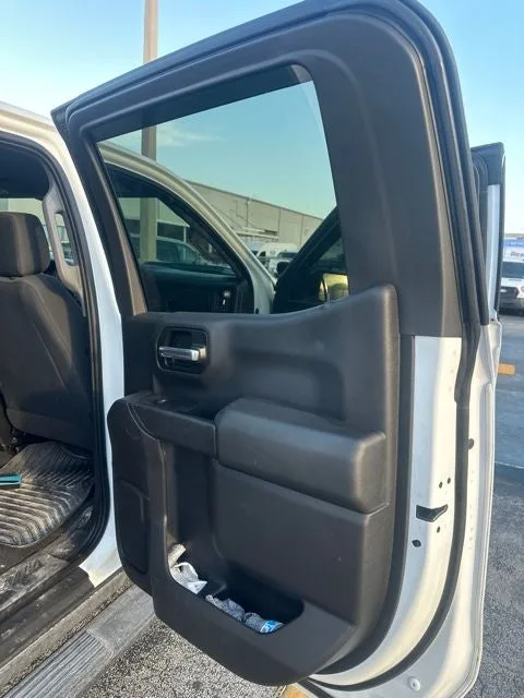 2020 Chevrolet Silverado 1500 Custom photo 10