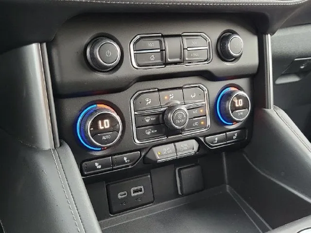 2024 Chevrolet Tahoe Z71 photo 29