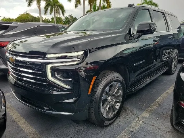 2025 Chevrolet Suburban LT photo 31