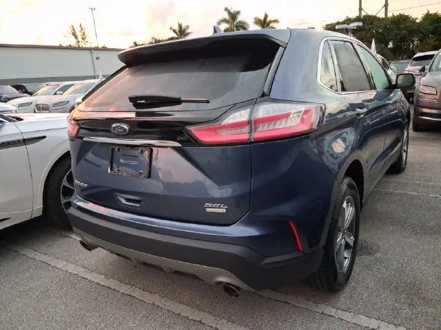 2019 Ford Edge SEL photo 4