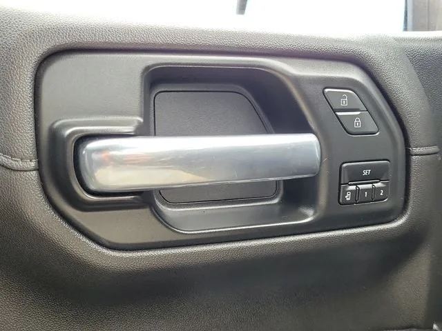 2021 Chevrolet Silverado 1500 LTZ photo 18