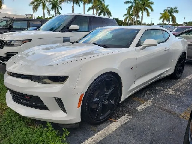2017 Chevrolet Camaro 1LT photo 32