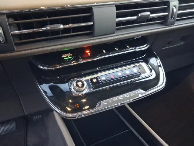 2024 Lincoln Corsair Premiere photo 19