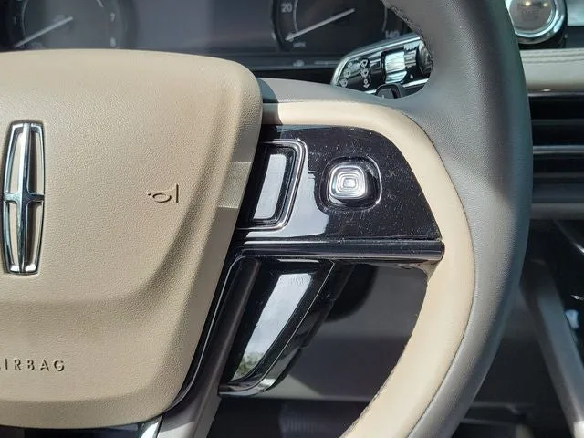 2022 Lincoln Corsair Standard photo 23