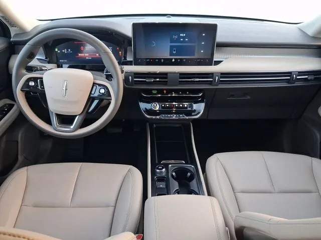 2024 Lincoln Corsair Premiere photo 9