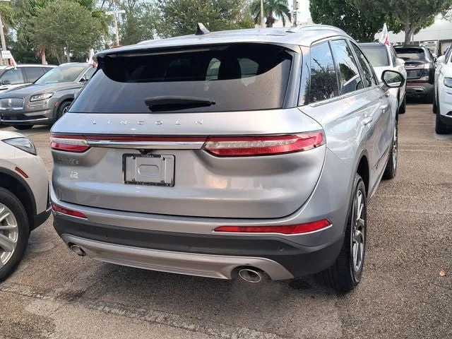 2021 Lincoln Corsair Standard photo 4