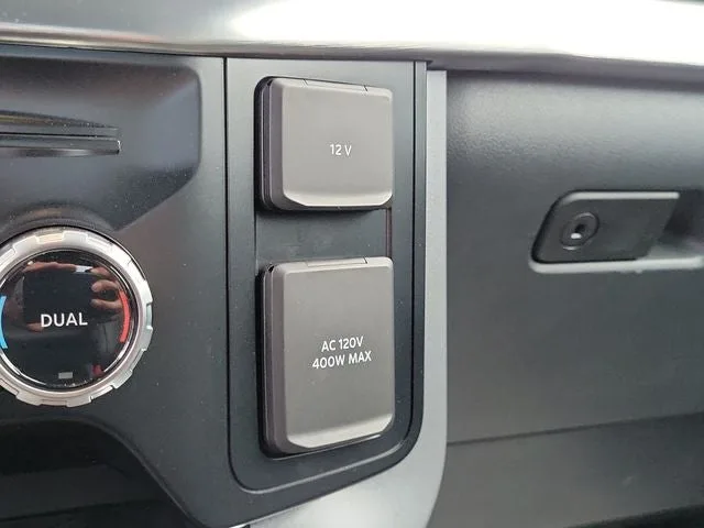 2023 Ford F-150 Lariat photo 28