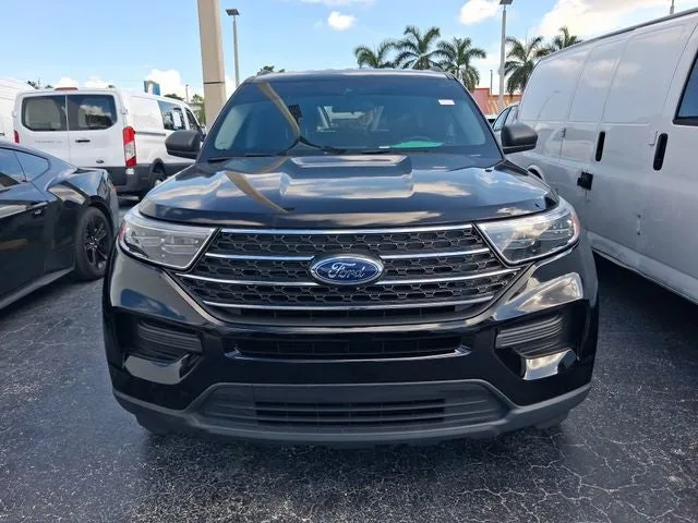 2024 Ford Explorer XLT photo 2