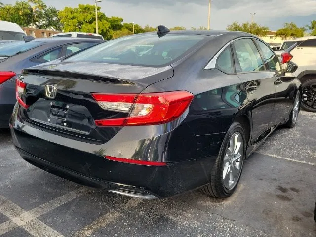 2018 Honda Accord LX photo 4