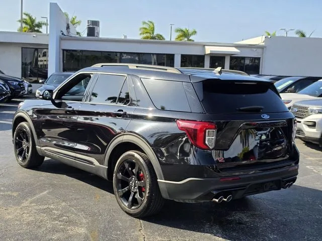 2023 Ford Explorer ST photo 4