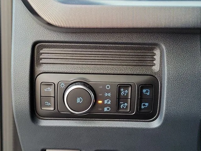 2026 Ford F-450SD Platinum DRW photo 19