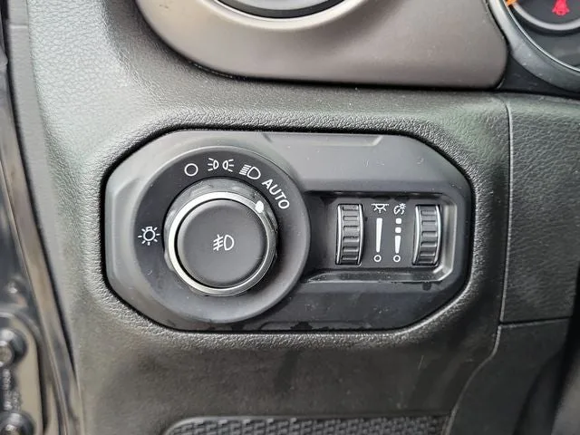 2020 Jeep Wrangler Unlimited Sport photo 16