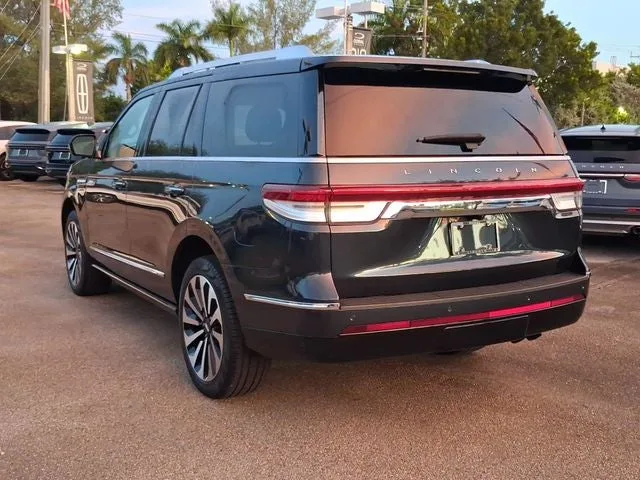 2024 Lincoln Navigator Reserve photo 3