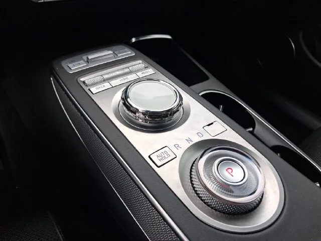 2024 Genesis GV70 2.5T photo 19