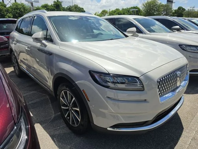 2022 Lincoln Nautilus Standard photo 15