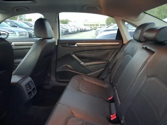 2017 Volkswagen Passat 1.8T SE photo 6