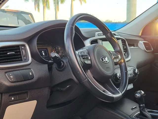 2018 Kia Sorento LX photo 7