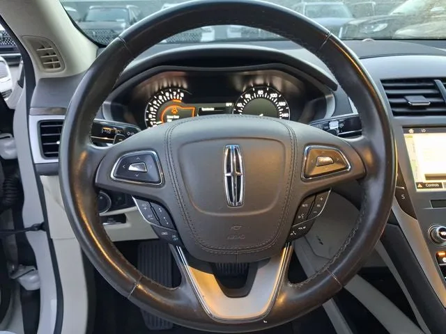 2019 Lincoln MKZ Reserve photo 14