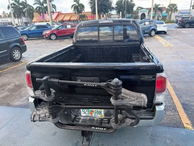 2016 Toyota Tacoma SR5 photo 5