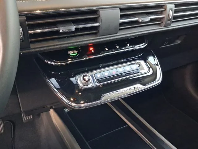 2024 Lincoln Corsair Premiere photo 20