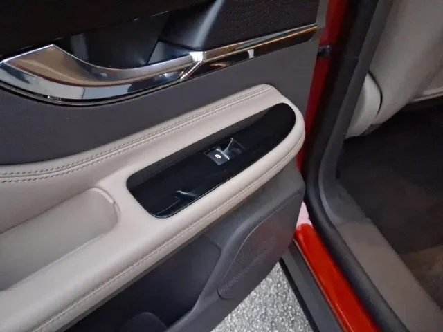 2024 Lincoln Corsair Premiere photo 10
