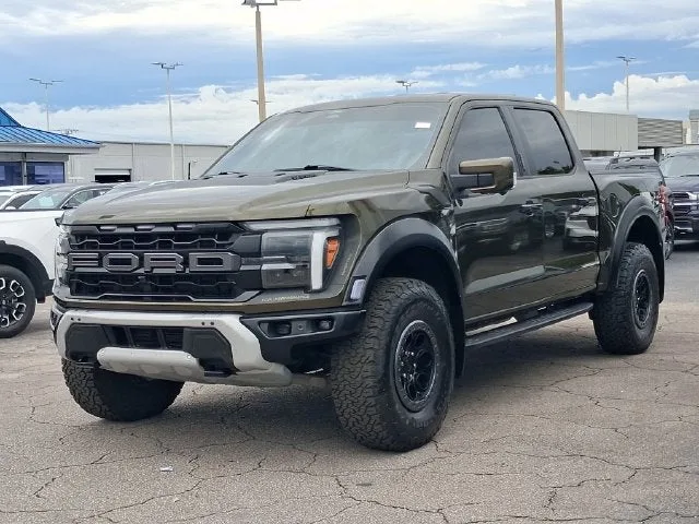 2024 Ford F-150 Raptor photo 2