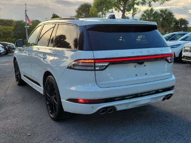 2025 Lincoln Aviator Reserve Premium photo 4