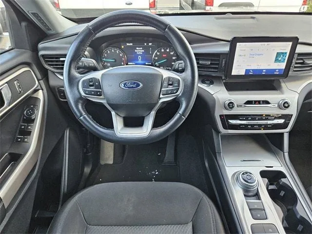 2023 Ford Explorer XLT photo 8