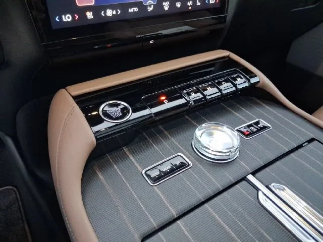 2025 Lincoln Navigator L Black Label photo 18