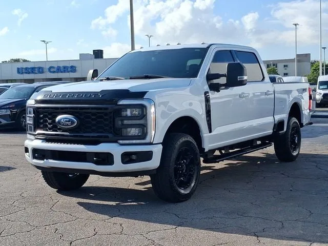 2024 Ford F-250SD XLT photo 2