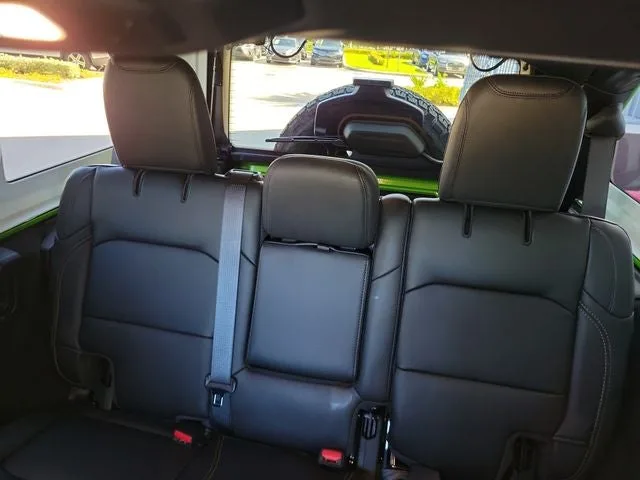 2025 Jeep Wrangler Rubicon 392 photo 17