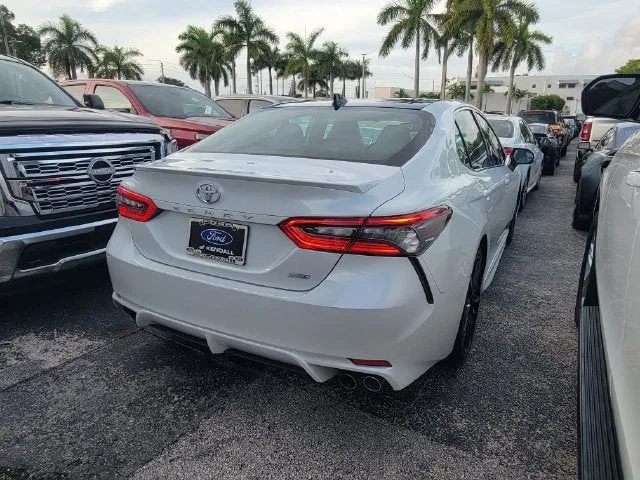 2022 Toyota Camry XSE photo 3