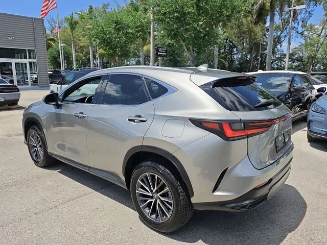 2023 Lexus NX 350 Premium photo 4