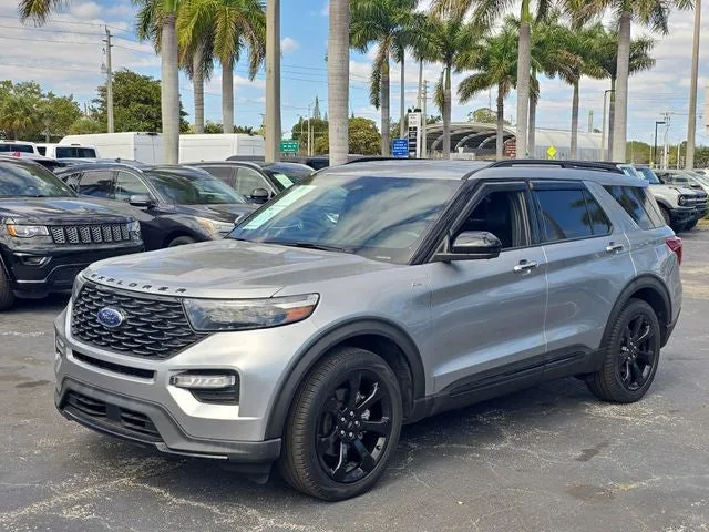 2023 Ford Explorer ST-Line photo 24