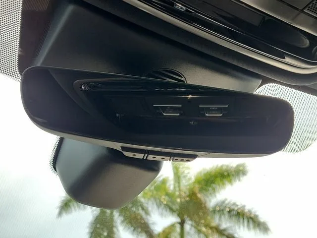 2022 Land Rover Range Rover Sport SVR photo 32