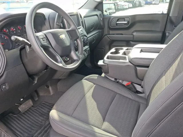 2023 Chevrolet Silverado 1500 Custom photo 11