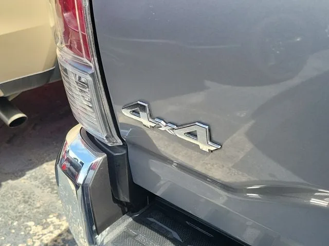 2021 Toyota Tacoma SR5 V6 photo 6