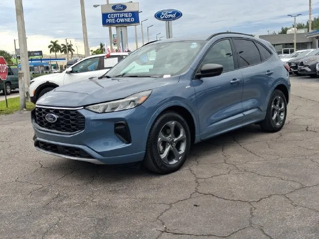 2024 Ford Escape ST-Line photo 2
