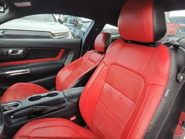 2020 Ford Mustang EcoBoost Premium photo 9