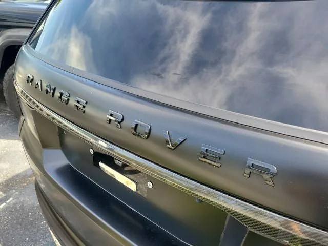 2022 Land Rover Range Rover Sport SVR photo 5