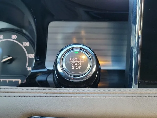 2022 Lincoln Corsair Standard photo 22