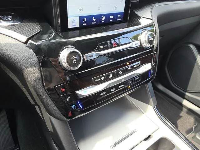 2023 Ford Explorer ST photo 18