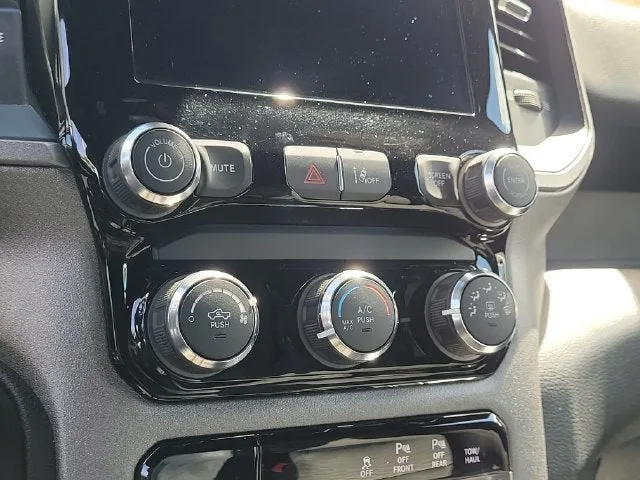 2025 RAM 1500 Tradesman photo 28