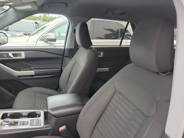 2021 Ford Explorer XLT photo 9