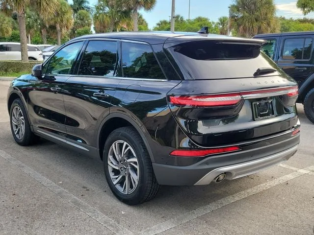 2024 Lincoln Corsair Premiere photo 4