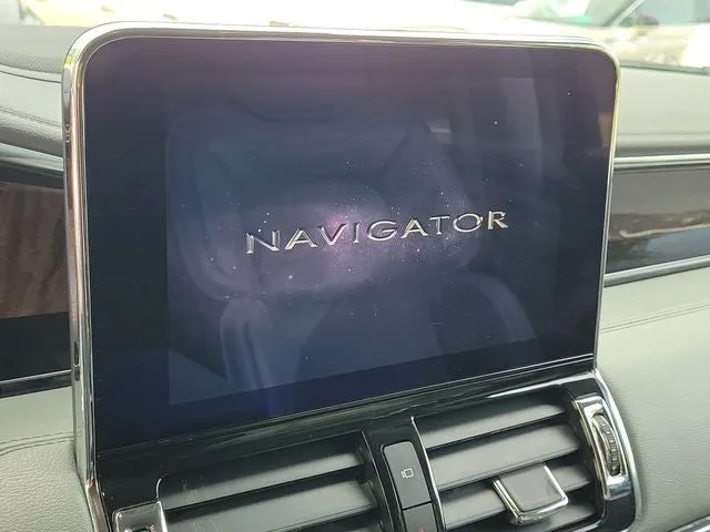 2018 Lincoln Navigator L Reserve photo 26